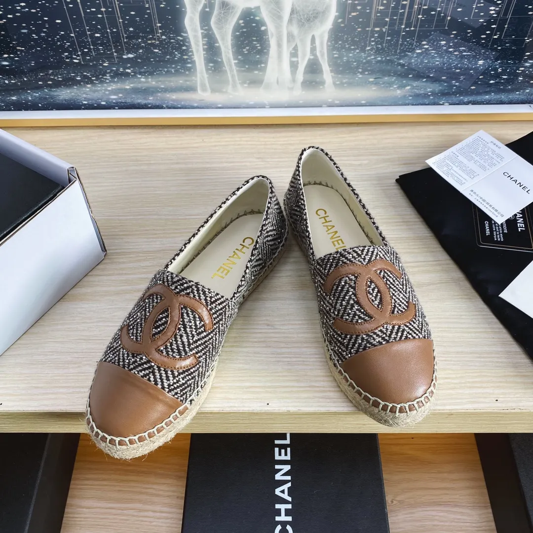 👟👟Ex-factory price 420👟👟 🌈🌈Chanel Chanel✈️2023s spring and summer new fisherman shoes😍😍Taikoo Hui purchased three pairs of original versions for development🐂🐂🤩Original versions are shipped one to one❗️❗️Code number: 34-42 (34 41 42 customized)
